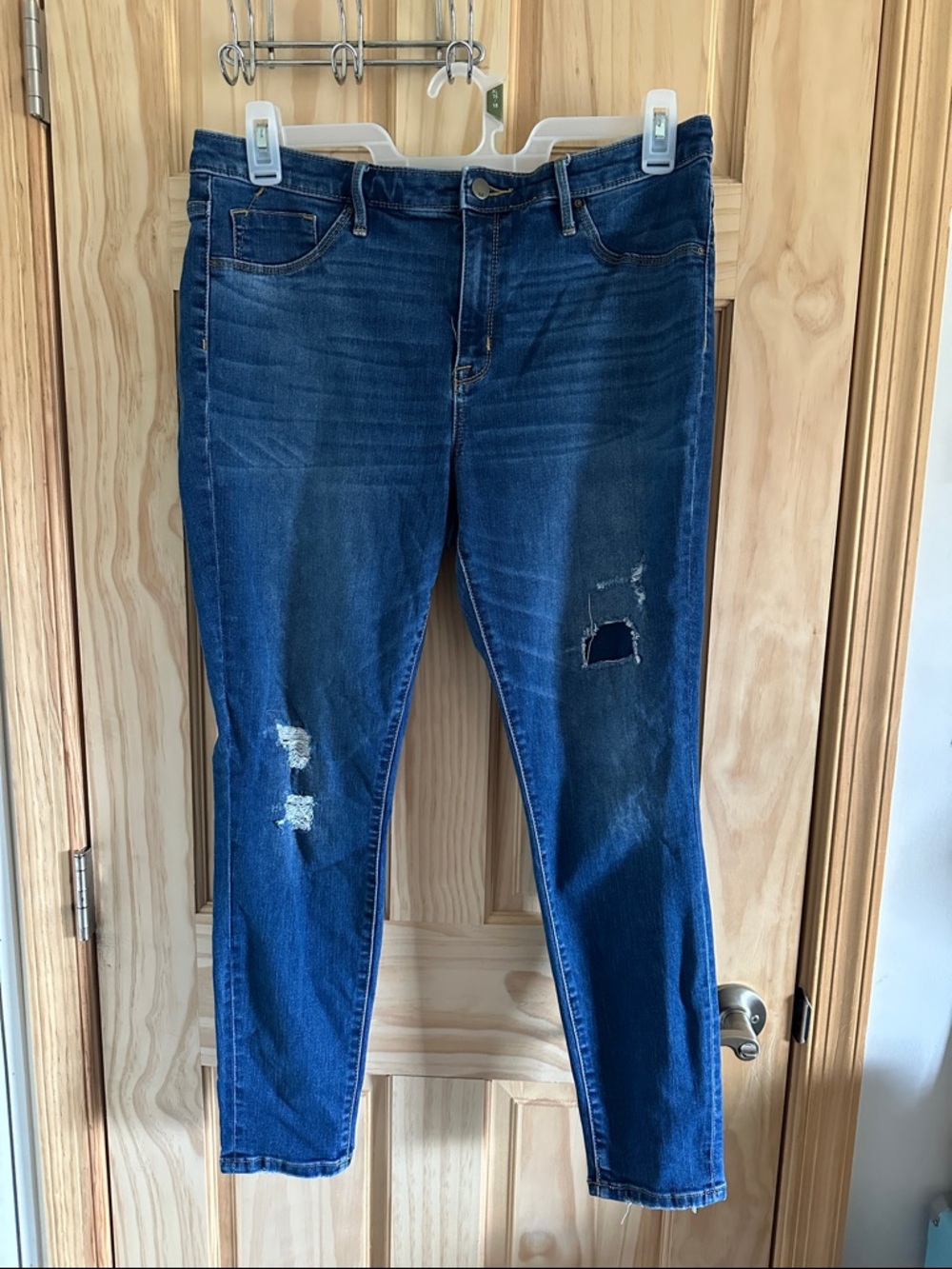 Women’s High Rise Jegging Distressed Dark Blue Skinny Jeans